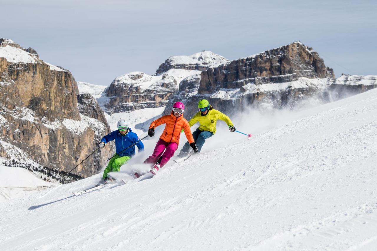 Hotel Ladinia Dolomites View Pozza di Fassa Exterior photo