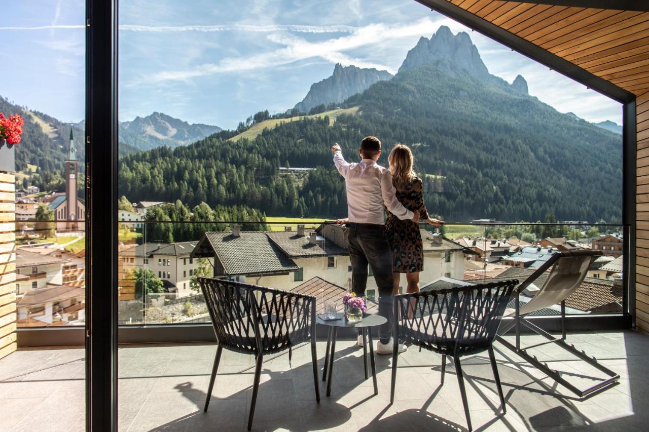 Hotel Ladinia Dolomites View Pozza di Fassa Exterior photo